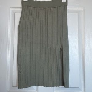 Abercrombie & Fitch light green midi skirt